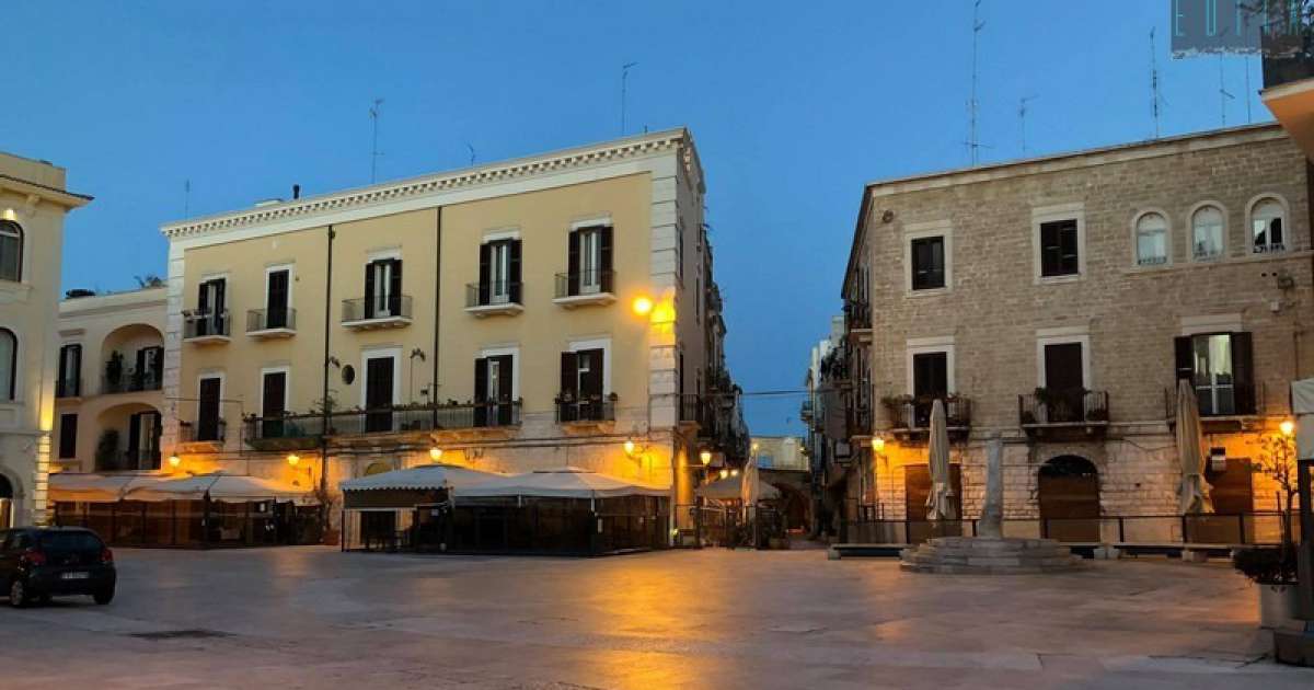 Bari, Pasqua e Pasquetta: il sindaco chiude tutti i negozi
